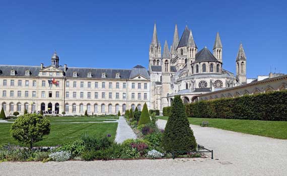 Mairie de Caen et abbaye aux Hommes